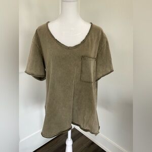 La Miel Olive Green Raw Edge Pocket Tee – Size Large
